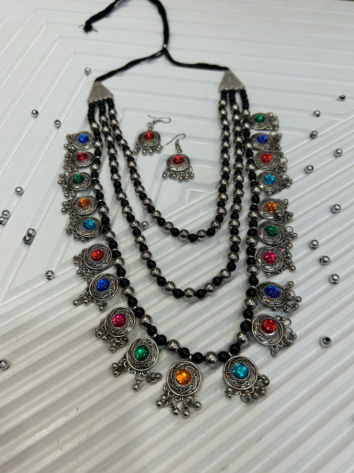 Rangeen layer long necklace