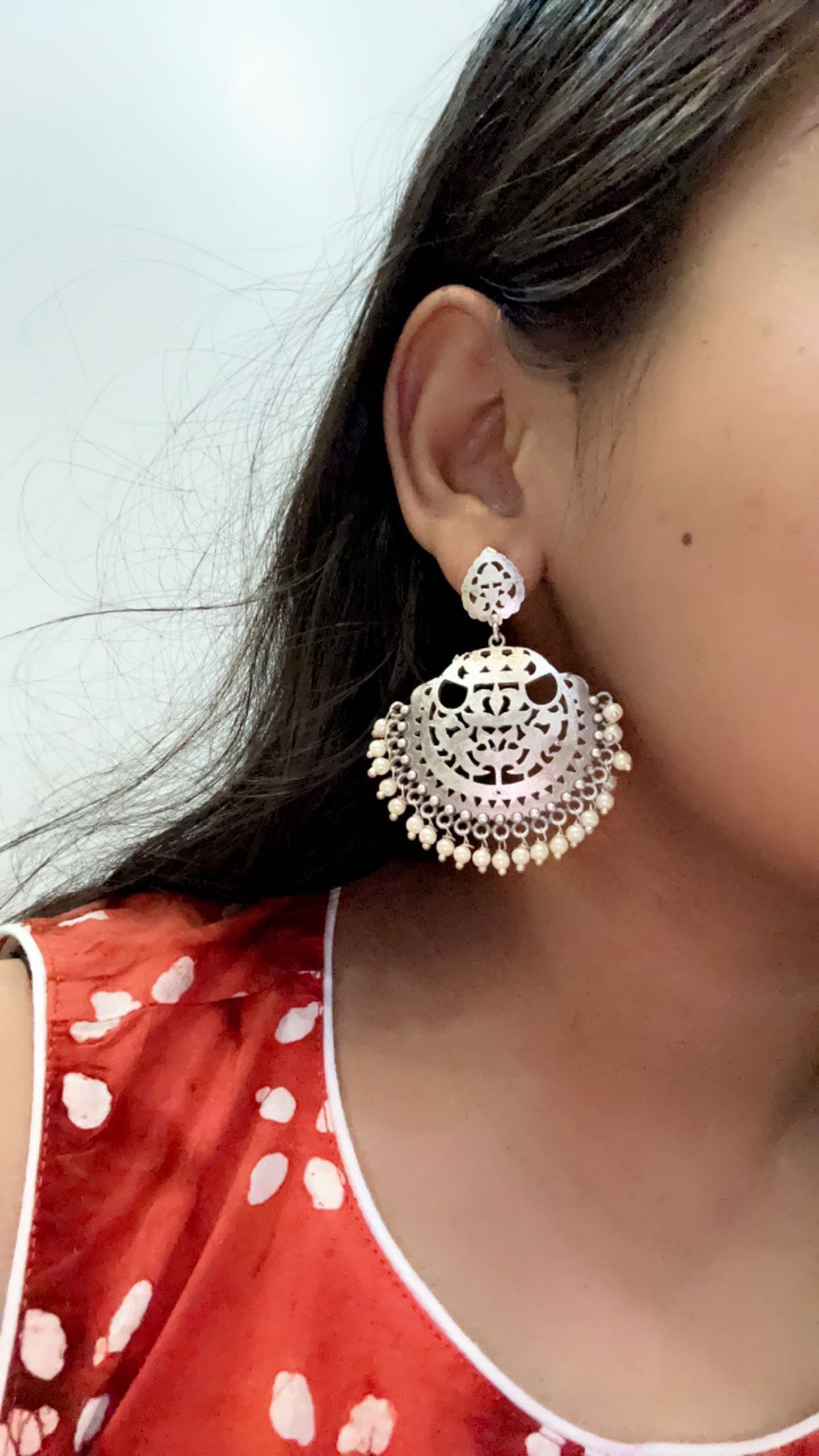 Carved moti earings