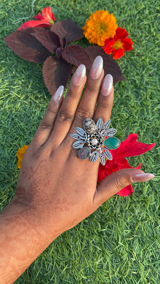 Leaf stone ring