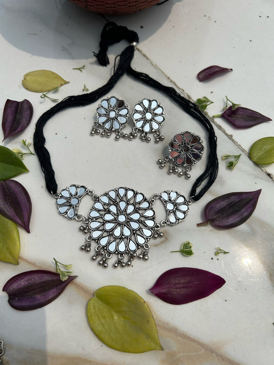 Tripti necklace set