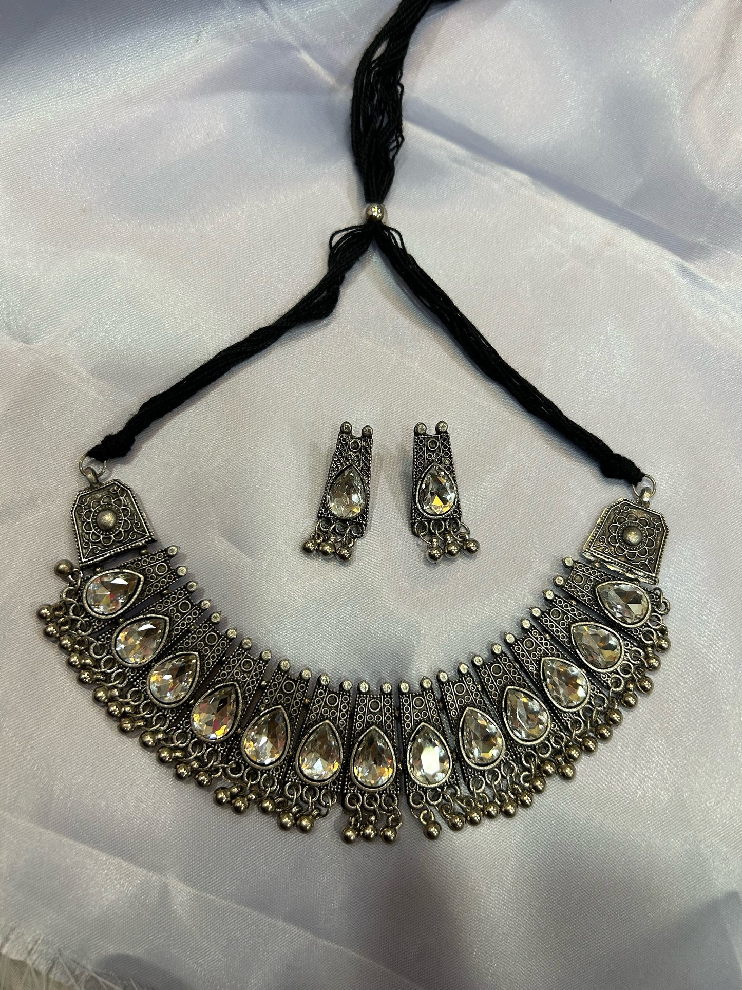 Ria stone necklace set