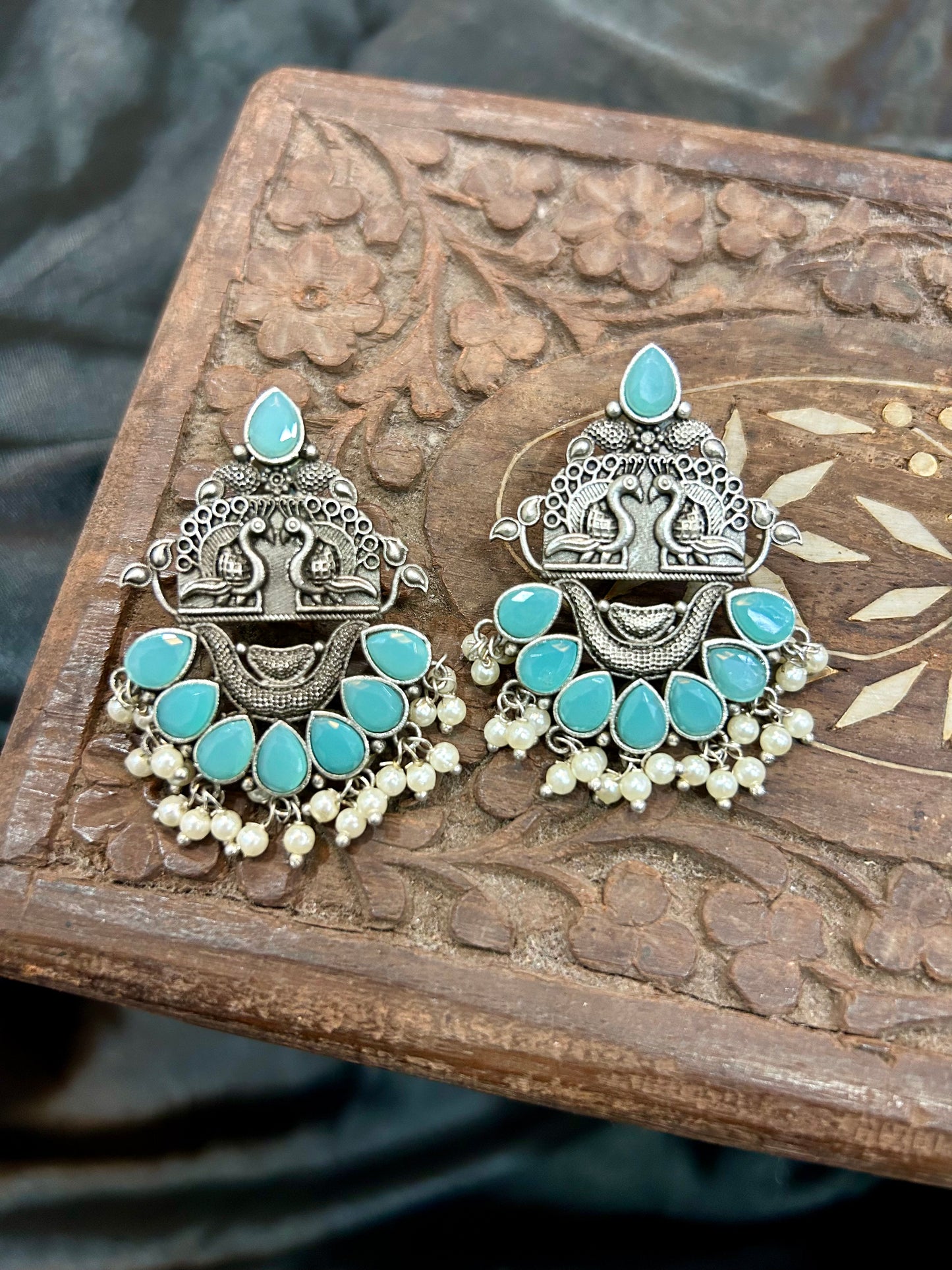 Parinda stone earings